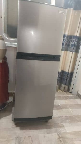 orient refrigerator medium size 10by10 conddition 3