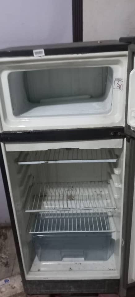 Dawlance refrigerators for sale only 48000    whatsapp 03159369330 2