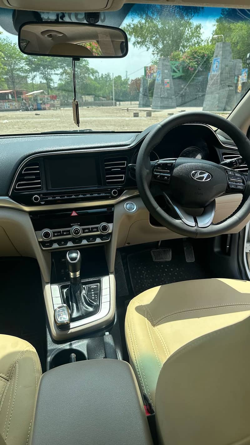Hyundai Elantra GLS 2021 10