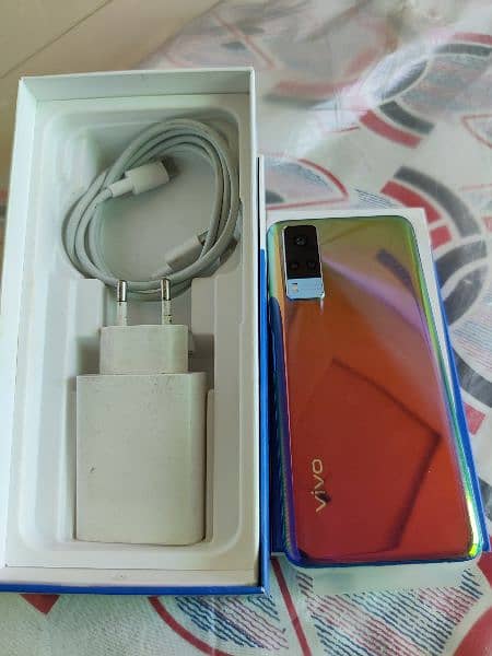 vivo y53s  8 128 33 w. fast charger 10/9 condition all ok 1