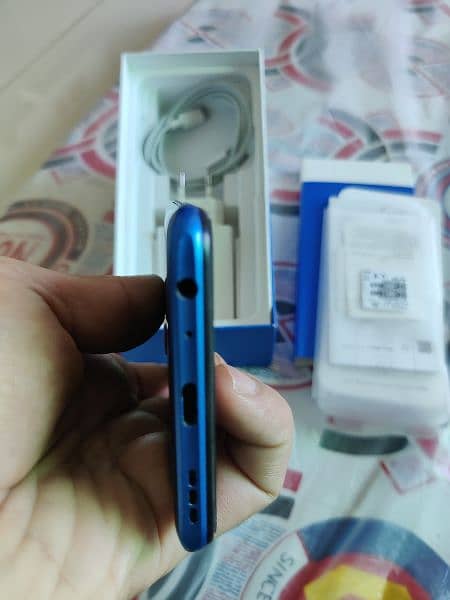 vivo y53s  8 128 33 w. fast charger 10/9 condition all ok 3