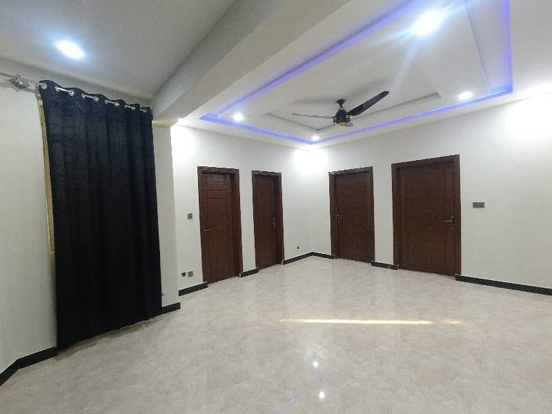 A On Excellent Location 900 Square Feet Flat In Islamabad Is On The Market For sale 3