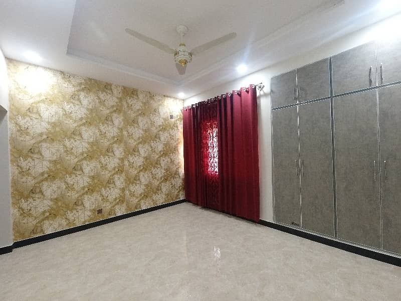 A On Excellent Location 900 Square Feet Flat In Islamabad Is On The Market For sale 8