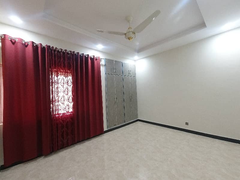 A On Excellent Location 900 Square Feet Flat In Islamabad Is On The Market For sale 12