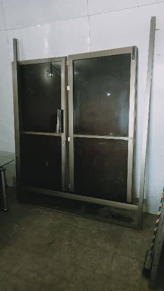 Aluminium and glasss door 0