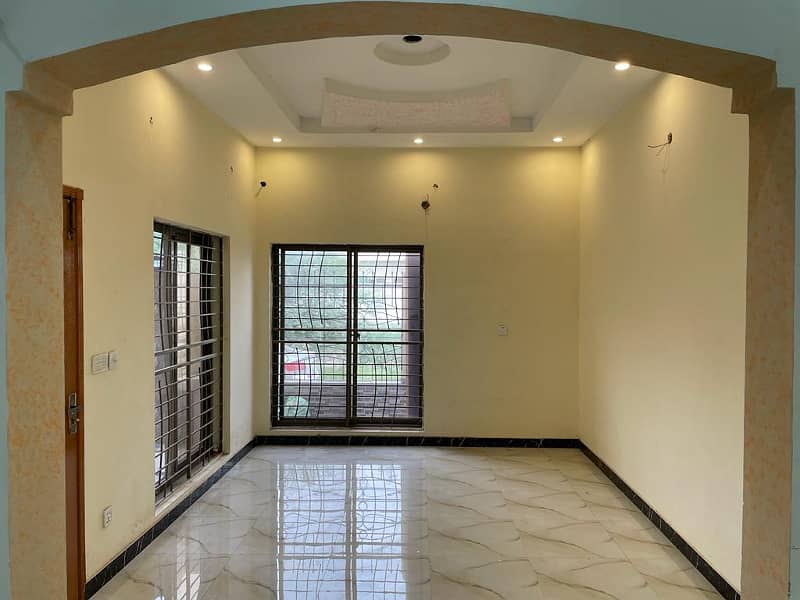 8 Marla Lower Portion For Rent in High Court Phase 2 0
