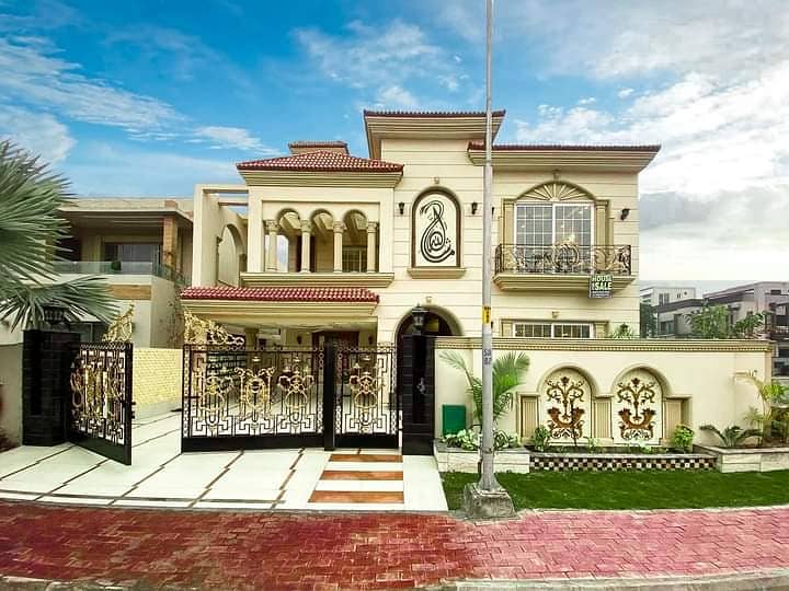 1 KANAL CORNER LUXURIOUS HOUSE FOR SALE IN BAHRIA TOWN LAHORE 0