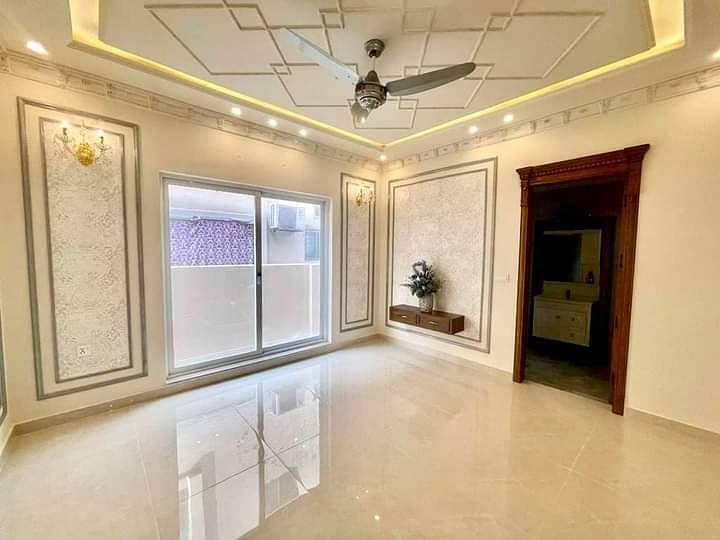 1 KANAL CORNER LUXURIOUS HOUSE FOR SALE IN BAHRIA TOWN LAHORE 21