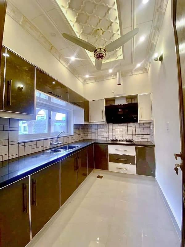 1 KANAL CORNER LUXURIOUS HOUSE FOR SALE IN BAHRIA TOWN LAHORE 25