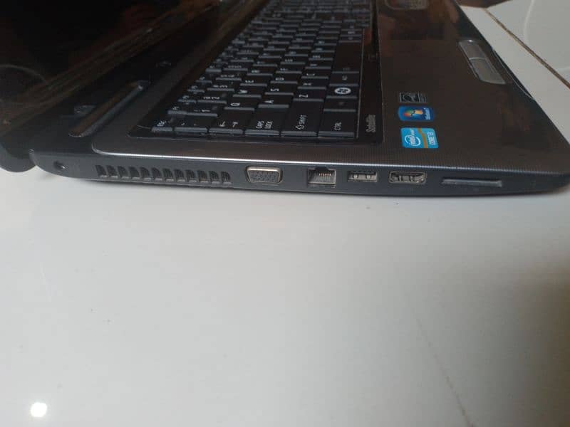 brand new Toshiba laptop with original adopter 3