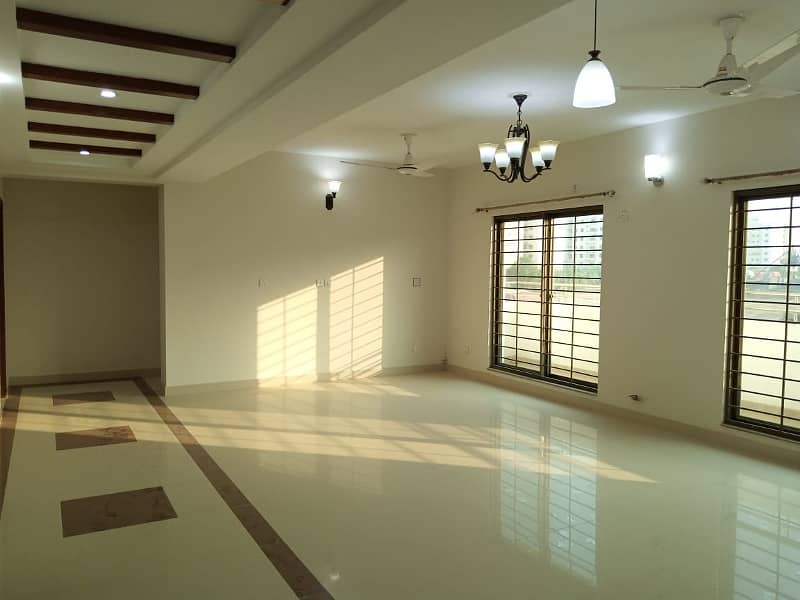 10 Marla 03 Bedroom Brand New 8th Floor Apartment Available For Rent In Askari-10 Sector-F Lahore Cantt 1