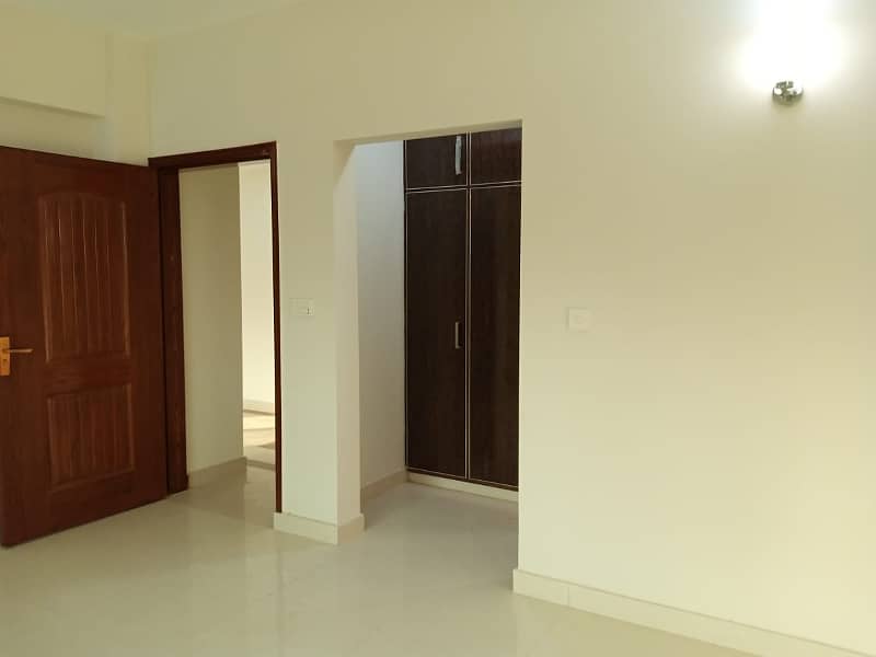 10 Marla 03 Bedroom Brand New 8th Floor Apartment Available For Rent In Askari-10 Sector-F Lahore Cantt 10