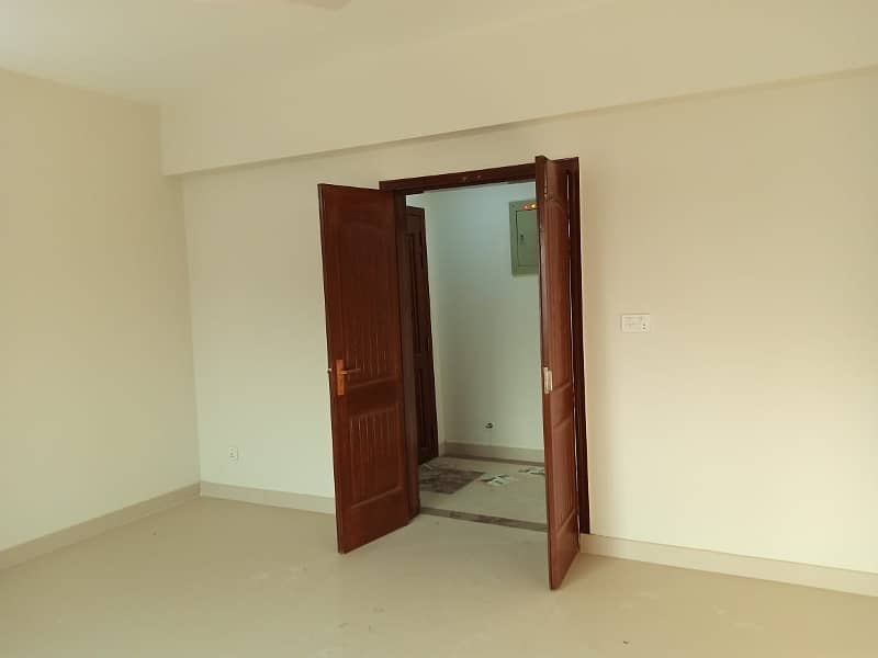 10 Marla 03 Bedroom Brand New 8th Floor Apartment Available For Rent In Askari-10 Sector-F Lahore Cantt 14