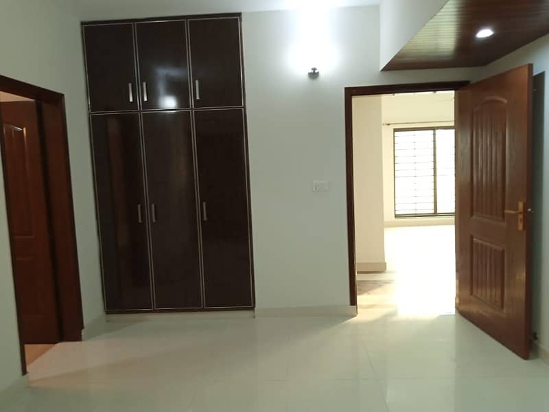 10 Marla 03 Bedroom Brand New 8th Floor Apartment Available For Rent In Askari-10 Sector-F Lahore Cantt 18