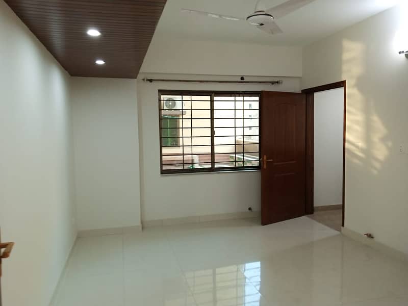 10 Marla 03 Bedroom Brand New 8th Floor Apartment Available For Rent In Askari-10 Sector-F Lahore Cantt 25
