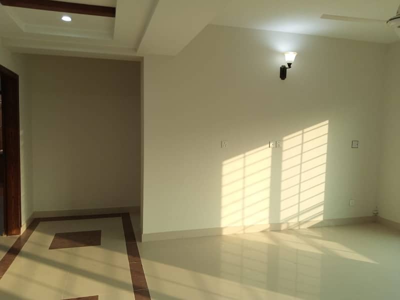 10 Marla 03 Bedroom Brand New 8th Floor Apartment Available For Rent In Askari-10 Sector-F Lahore Cantt 27