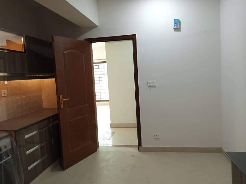 10 Marla 03 Bedroom Brand New 8th Floor Apartment Available For Rent In Askari-10 Sector-F Lahore Cantt 38