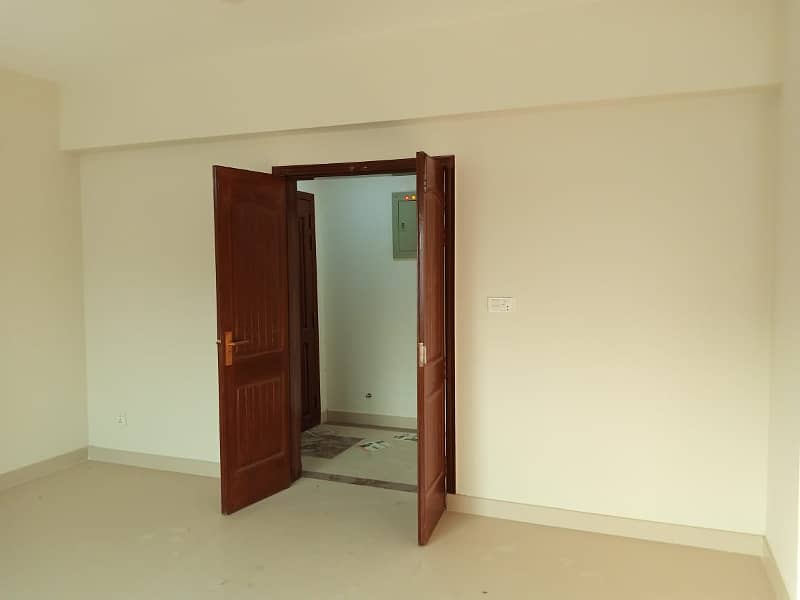 10 Marla 03 Bedroom Brand New 8th Floor Apartment Available For Rent In Askari-10 Sector-F Lahore Cantt 44