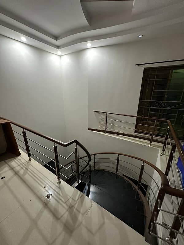 10 Marla Beautiful Beautiful Luxurious Full House For Rent in DHA Phase 4 Lahore 3