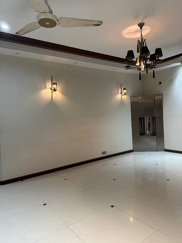 10 Marla Beautiful Beautiful Luxurious Full House For Rent in DHA Phase 4 Lahore 12