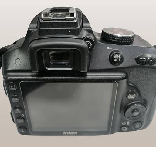 Nikon D3300 with 18/55 AFP lens (Auto Focu Body) 2