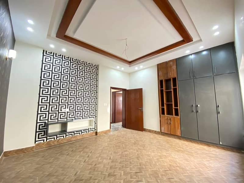 10 Marla Designer House Investor Rate For sale Royal Orchard Multan 3