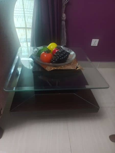 Table set For Sale include one Center table and 2 side tables 4