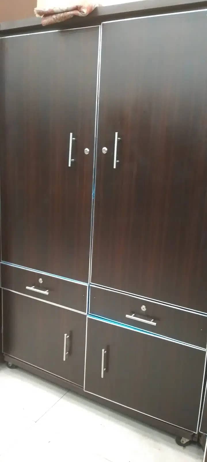 3 Droor almari/Wardrobes/wooden Almari/Amira 7