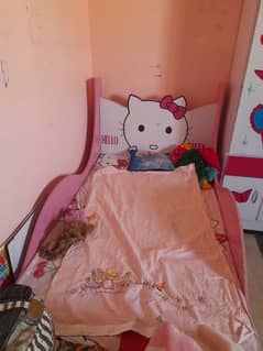 Kids Hello Kitty bed and dressing table with mattress 0