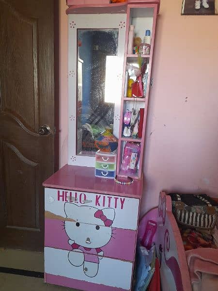 Kids Hello Kitty bed and dressing table with mattress 6