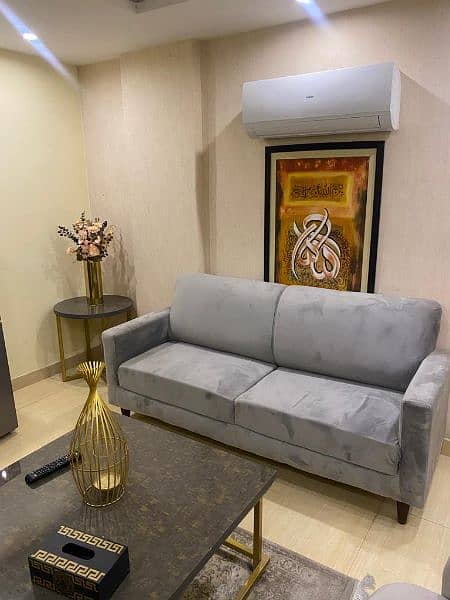 one bed apartment for short stay like(3to4)hours in bahria town 1