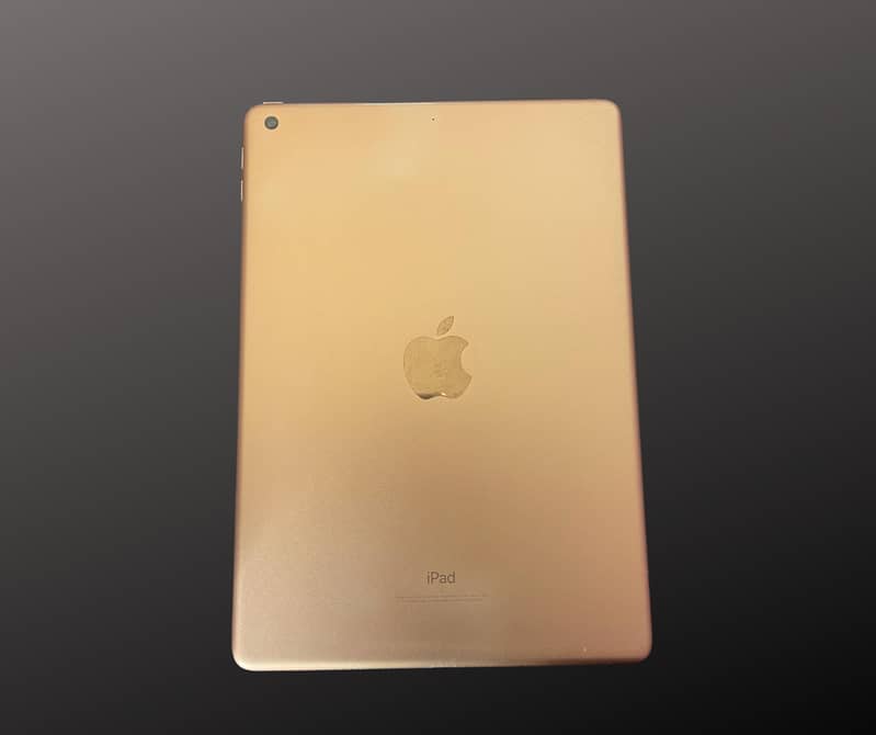 APPLE IPAD GEN 6 2018 - New Condition With Original Charger Rose Gold 1
