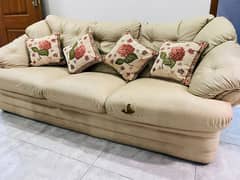 3 Seater Sofa is available fot sale 0