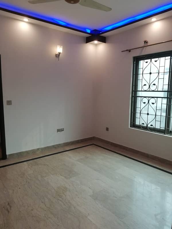 Spacious 10 Marla House For Sale In Bahria Town Sector B - Prime Location 6