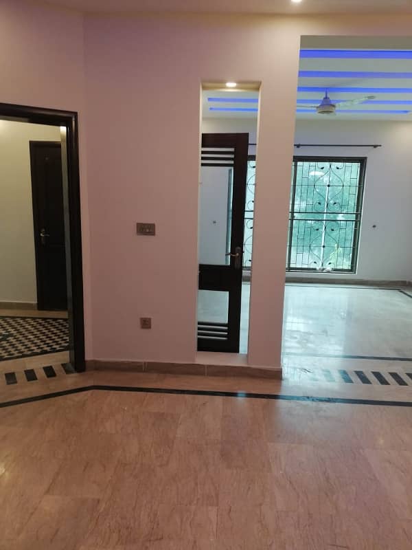 Spacious 10 Marla House For Sale In Bahria Town Sector B - Prime Location 23