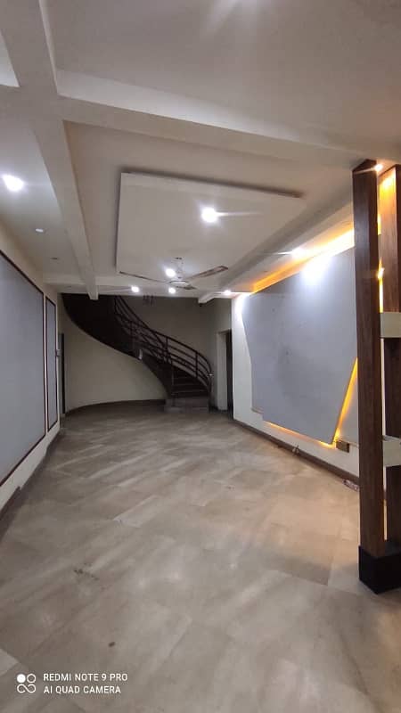 8 Kanal Commercial Building For Rent 16