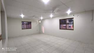 4 Kanal Commercial Building For Rent 0