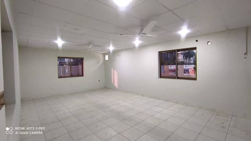 4 Kanal Commercial Building For Rent 0