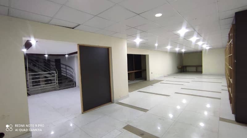 4 Kanal Commercial Building For Rent 15