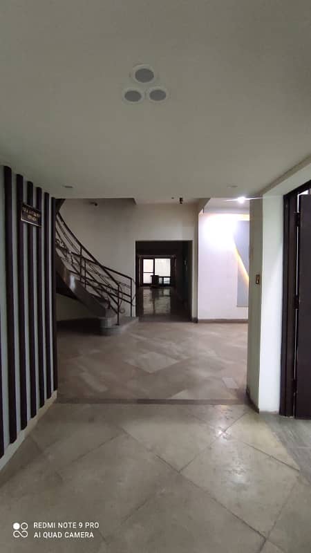 4 Kanal Commercial Building For Rent 17