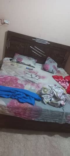 Bed King Size 6 x 6.5 Without mattress