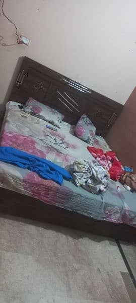 Bed King Size 6 x 6.5 Without mattress 1