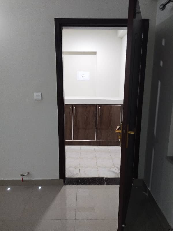 Facing Park Apartment Available For Sale In Askari-10 Lahore 16