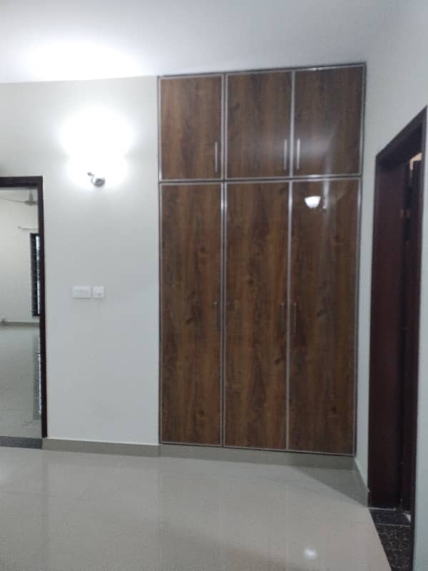 Facing Park Apartment Available For Sale In Askari-10 Lahore 17