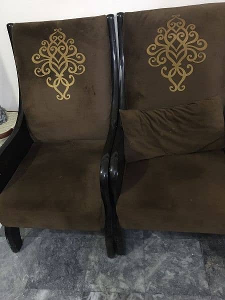 room chairs for sale in good condition. . 1
