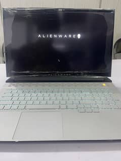 Alienware m17 R3 0