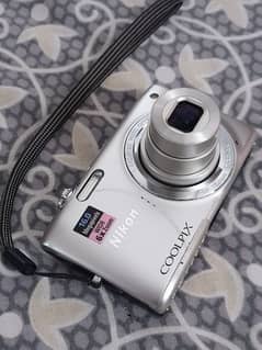 Bought from Dubai Nikon Coolpix s2700 digital camera