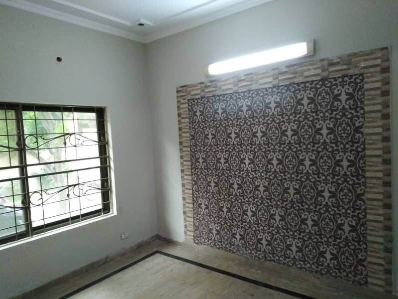 4 Kanal House For Rent Available On Good Location 2