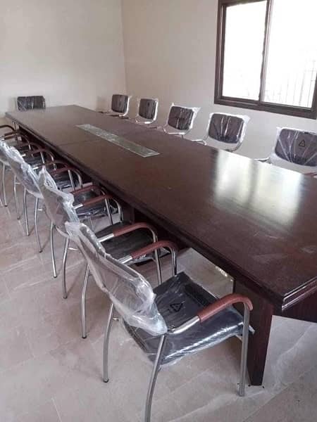 Conference Table | Executive Desk | Premium Chairs 3