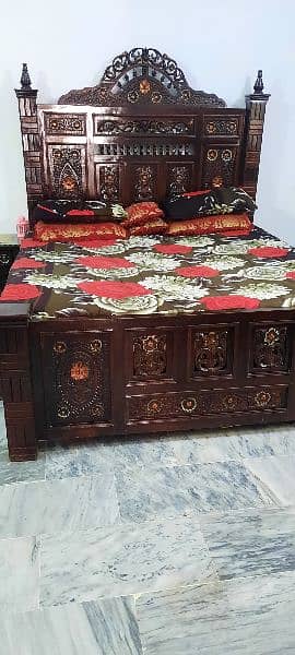 King size bed 2 side table 1 dressing table 1